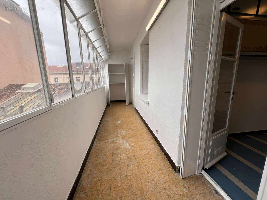Appartement à MARSEILLE-1E