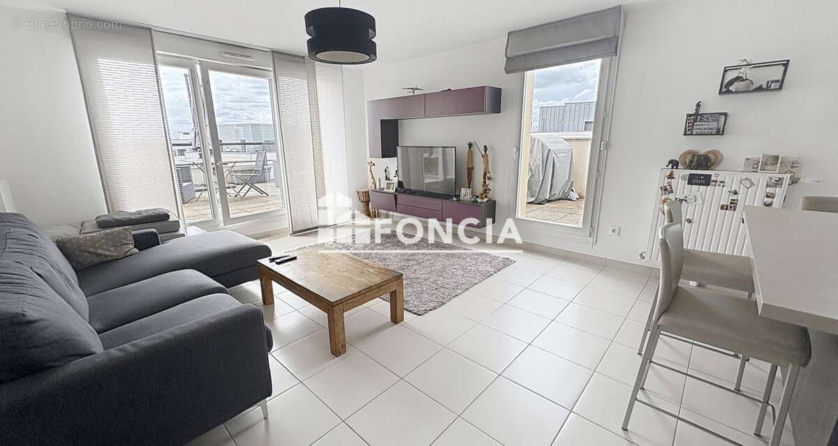 Appartement à FRESNES