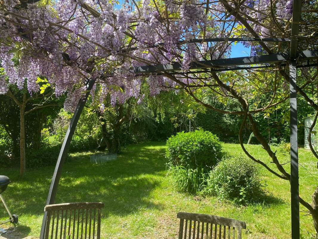 Maison à TOUSSUS-LE-NOBLE