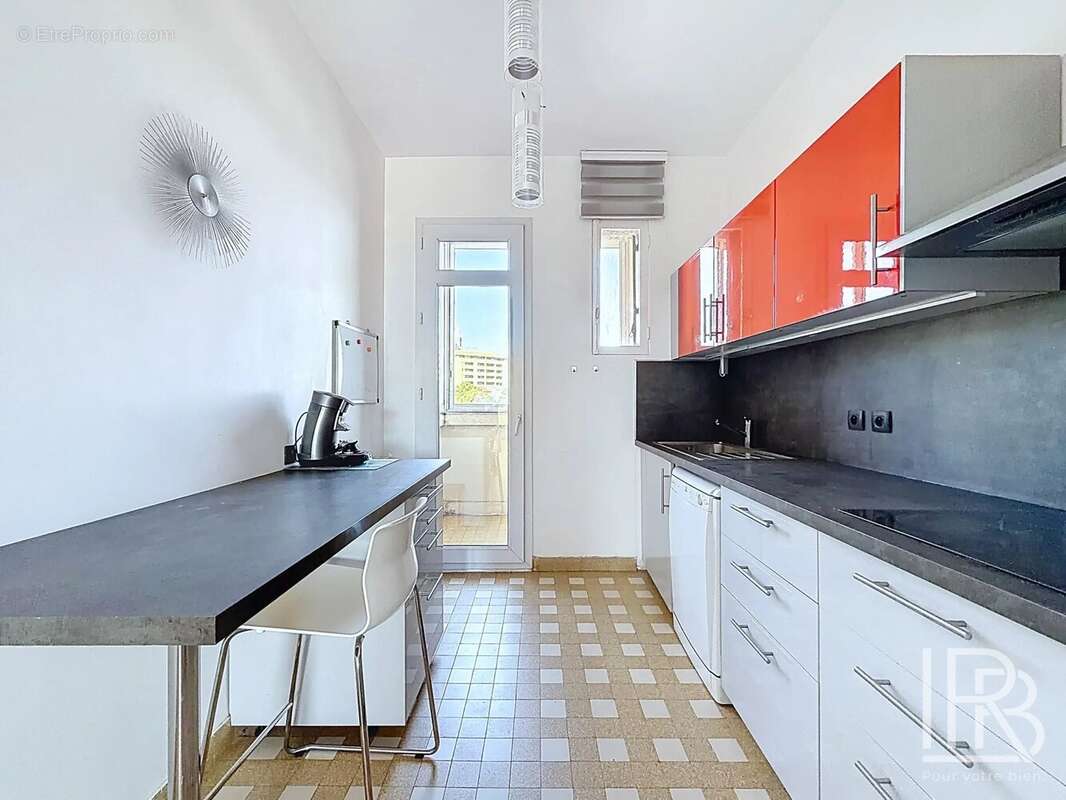 Appartement à MARSEILLE-6E