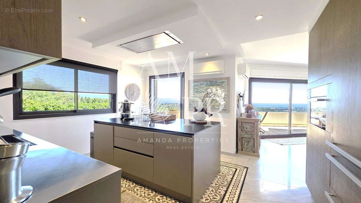 Maison à VALLAURIS