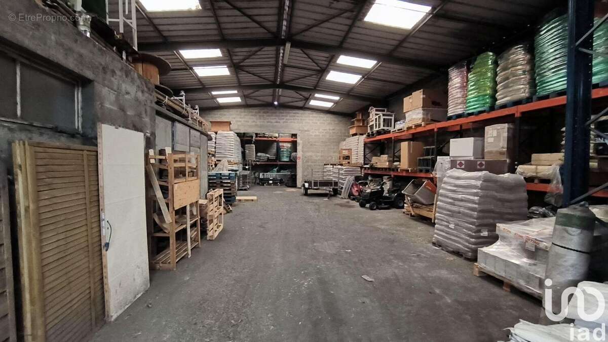 Photo 4 - Commerce à ARTIX