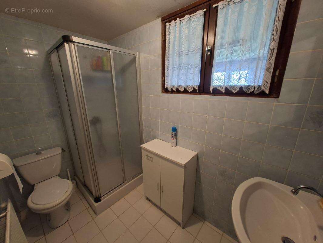 Locquirec secteur Kerboulic – Maison au calme avec beau potentiel - photo 11
