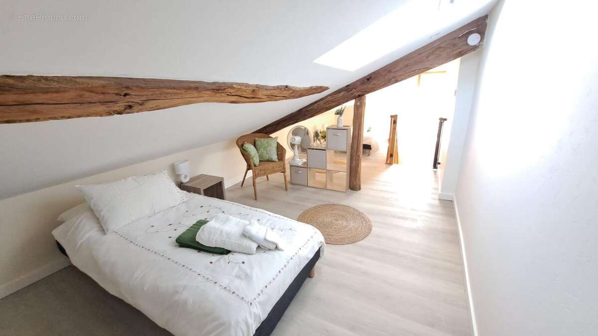 Maison à SAINT-MEARD-DE-DRONE