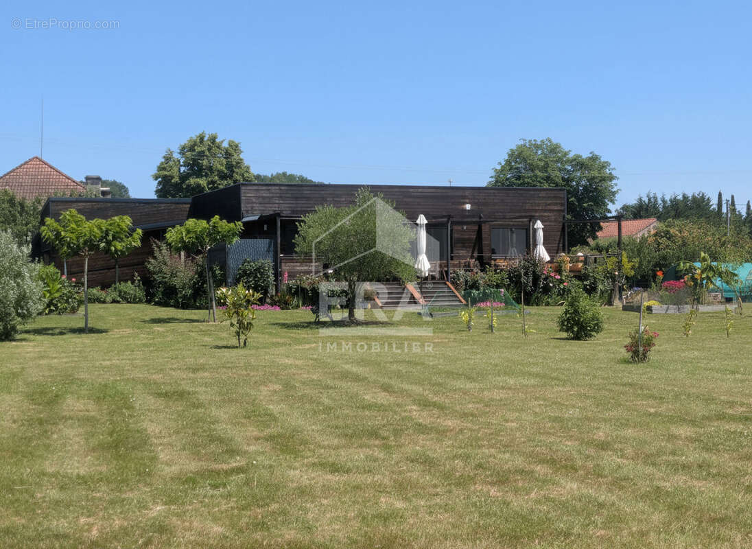 Maison à SAINT-SEURIN-SUR-L'ISLE