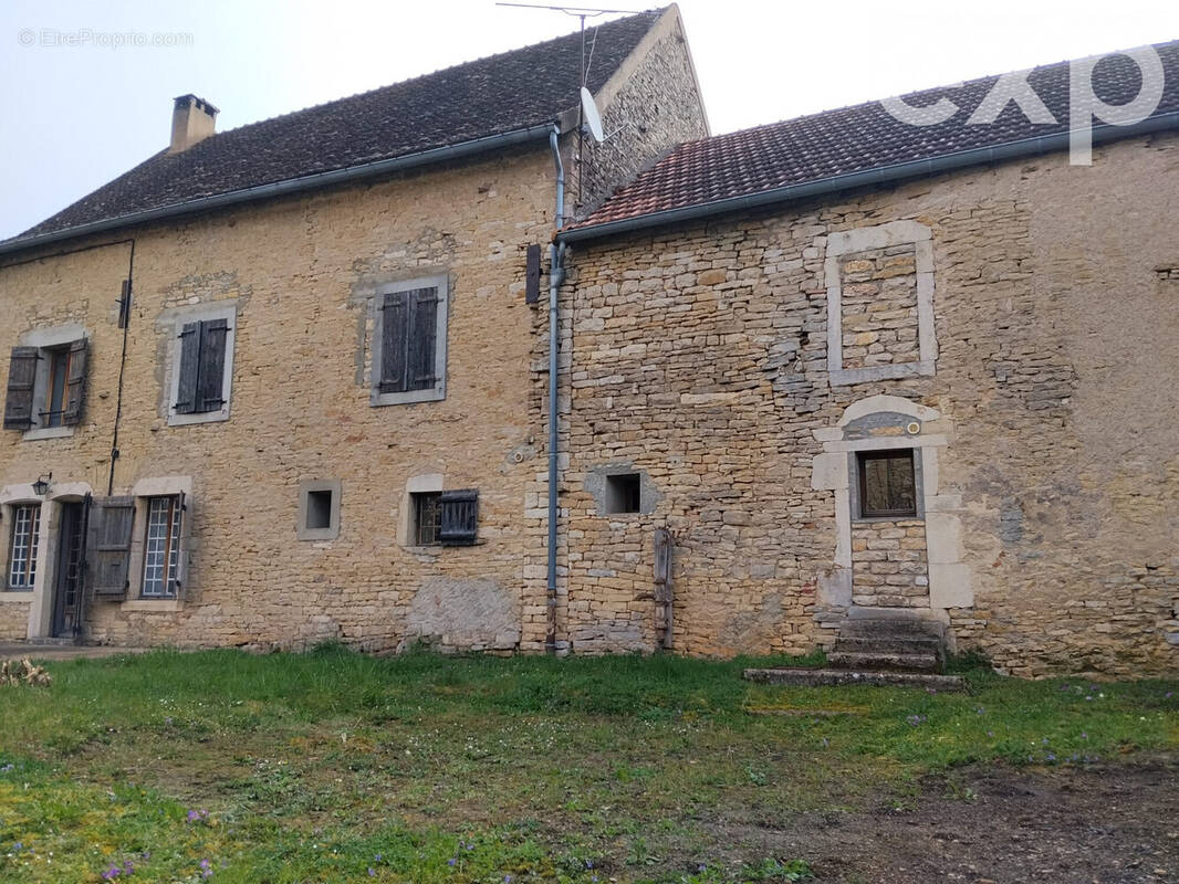 Maison à SENNECEY-LE-GRAND