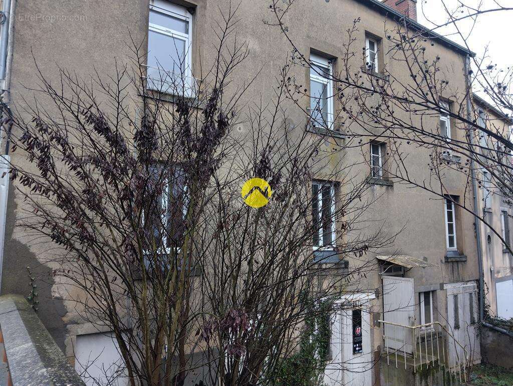 Maison à LURCY-LEVIS