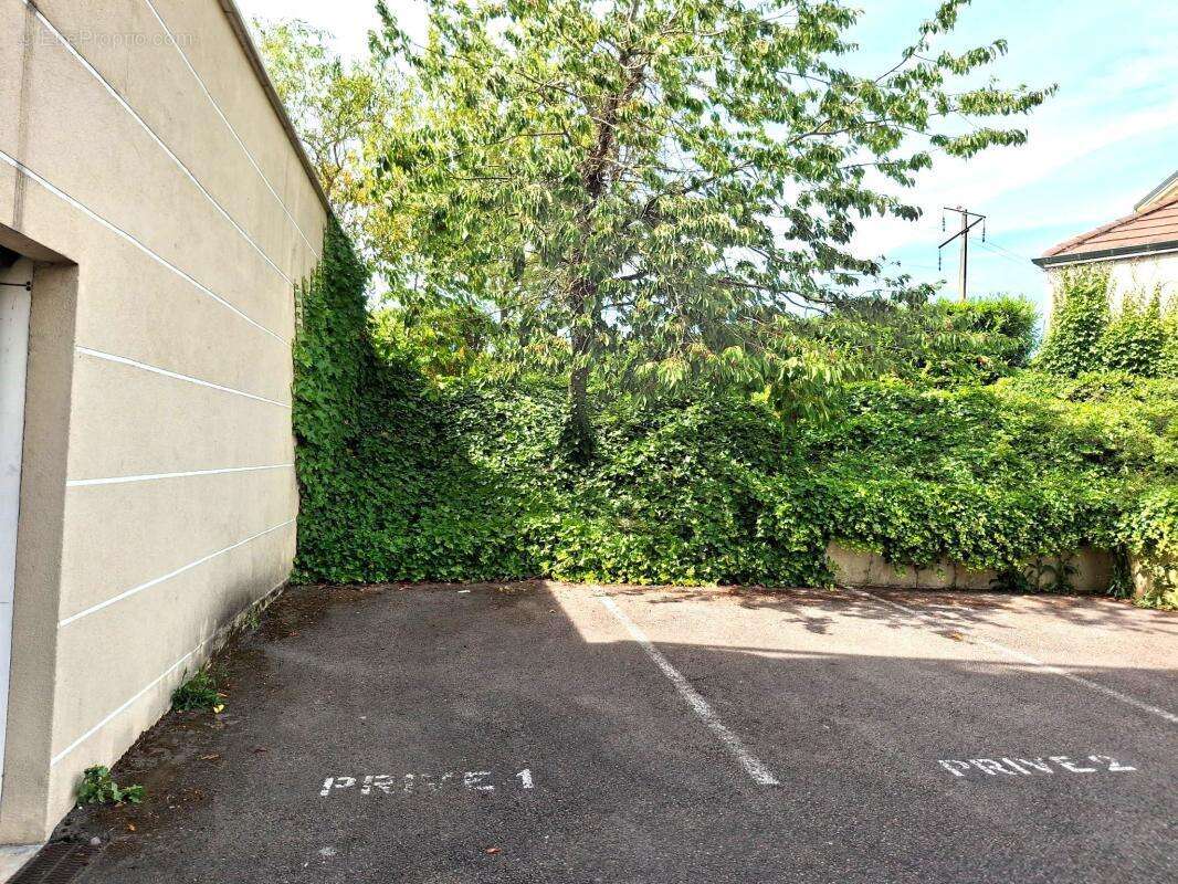 Place de parking privative à Chevigny Saint Sauveur - photo 2