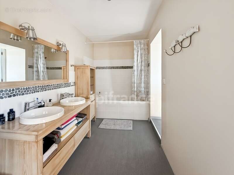 Maison à LE RELECQ-KERHUON