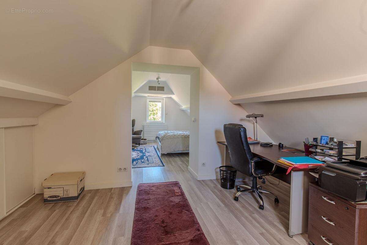 Longuesse - Maison familiale de charme sur 3 700 m² de terrain - photo 11