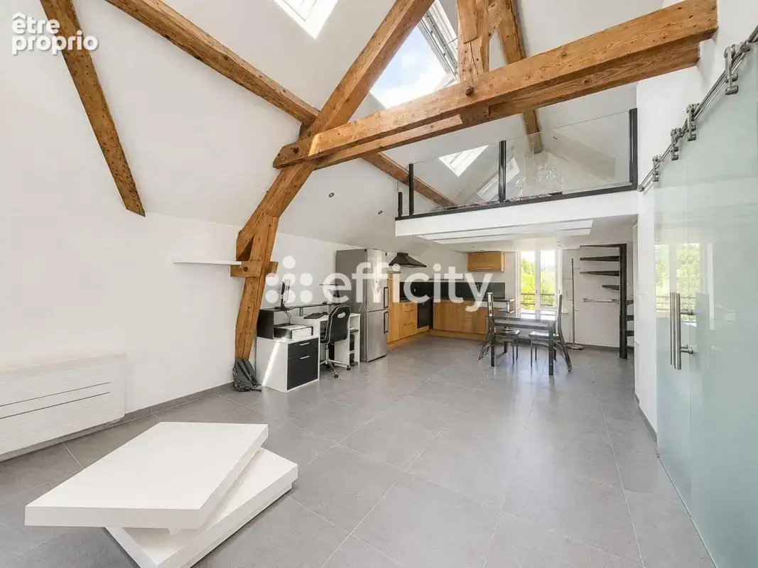 Appartement à CHARBONNIERES-LES-BAINS