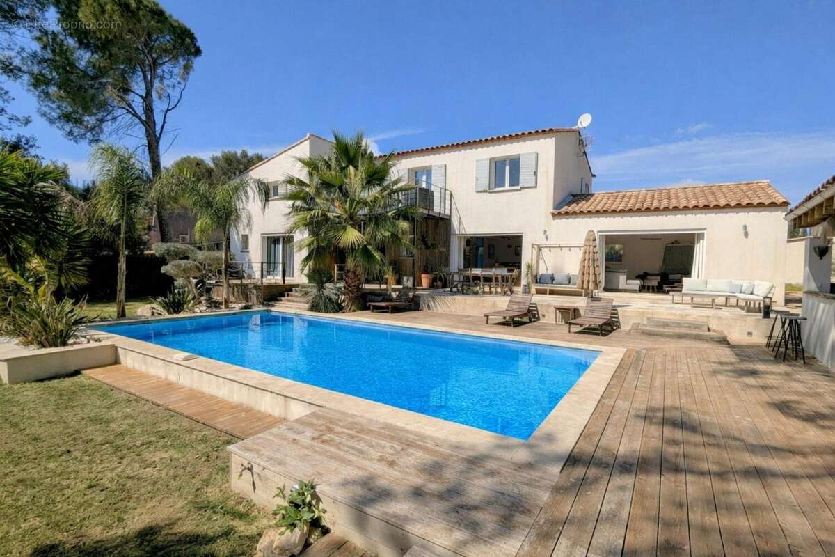 Photo 2 - Maison à LANGLADE