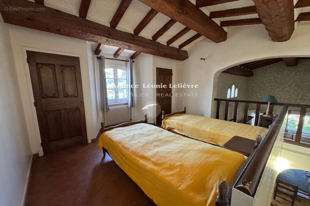 Maison à LES ISSAMBRES