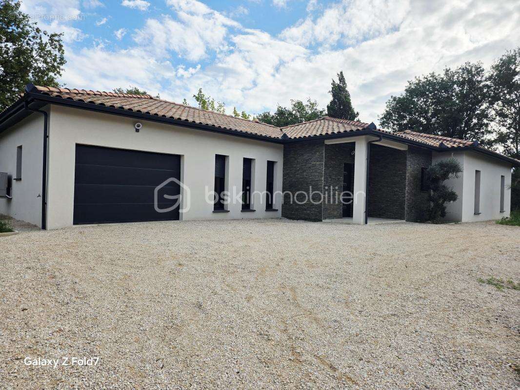 Maison à SAINT-ETIENNE-DE-TULMONT