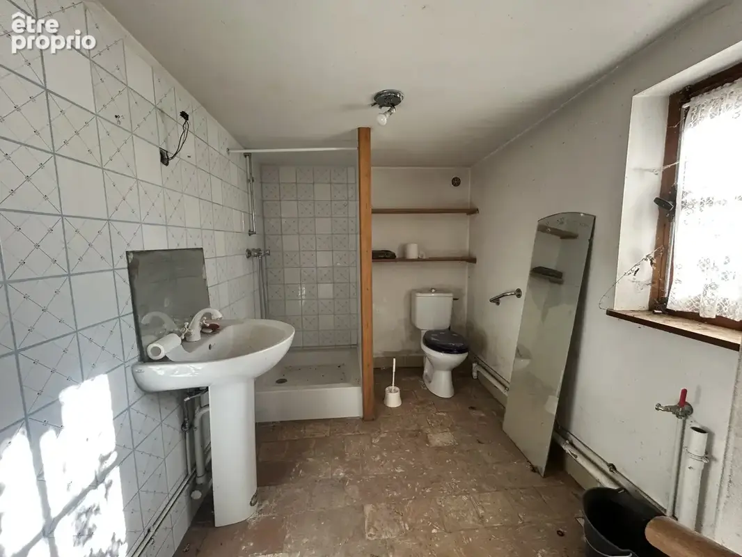 Maison a restaurer - photo 8