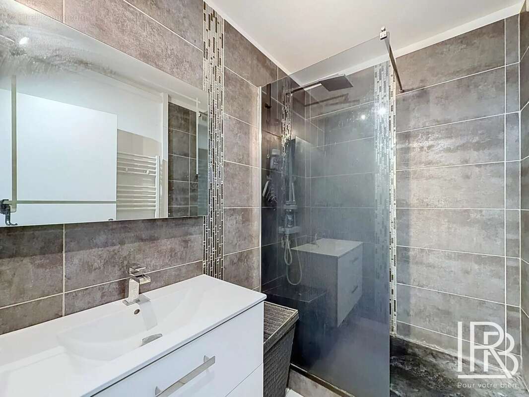 Appartement à MARSEILLE-9E