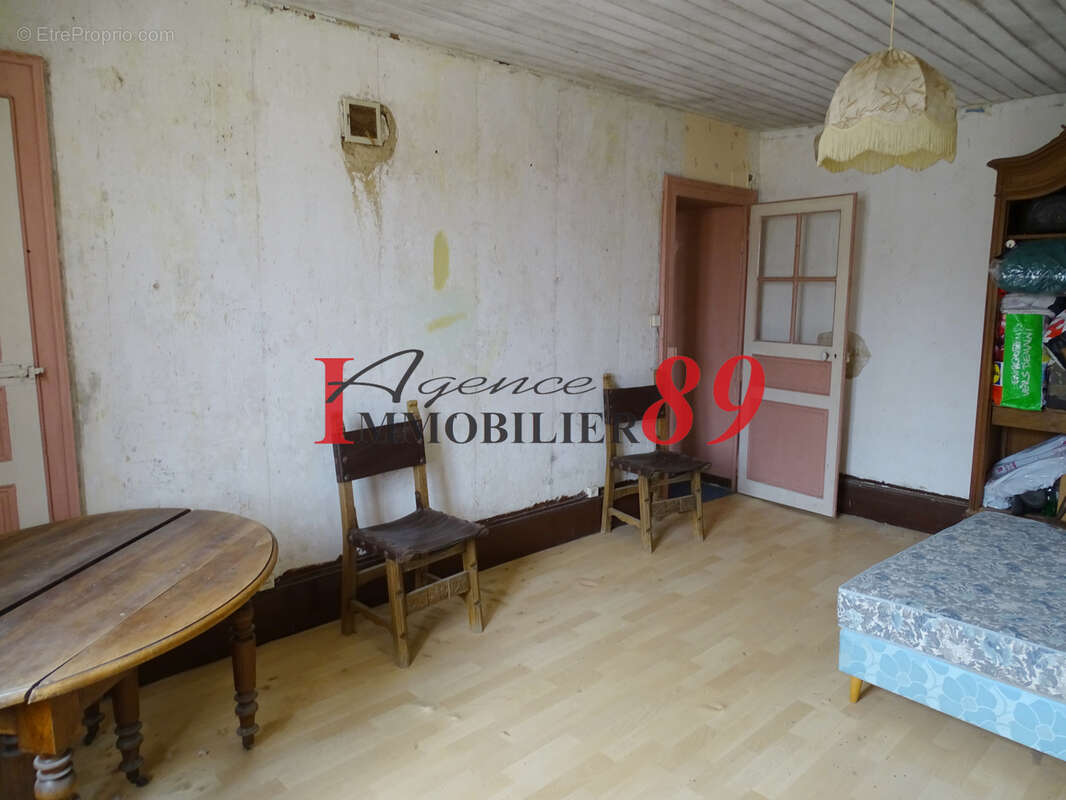 Maison à MONTIGNY-SUR-AUBE