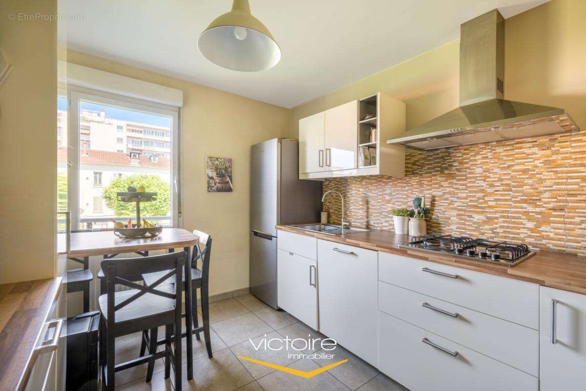 Appartement à LYON-8E