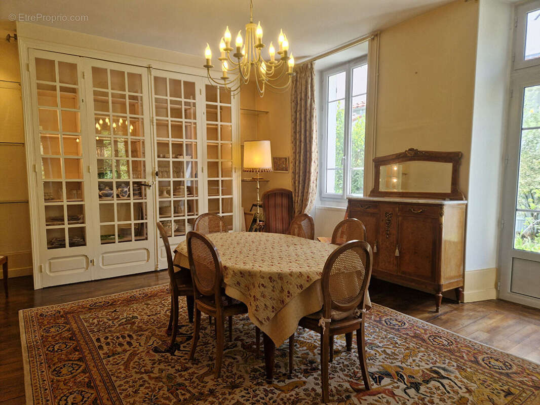 Maison de caractère restaurée avec jardin et garage - photo 4