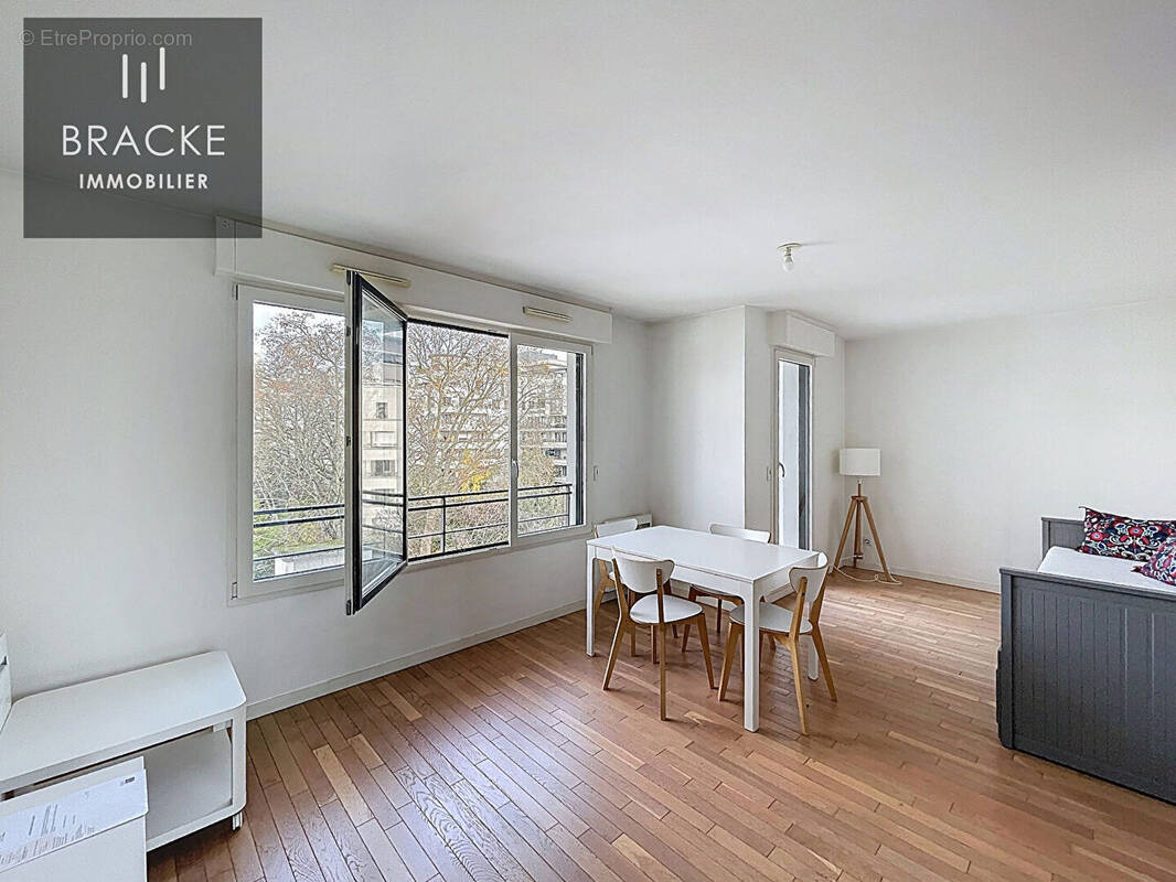 Appartement à COURBEVOIE