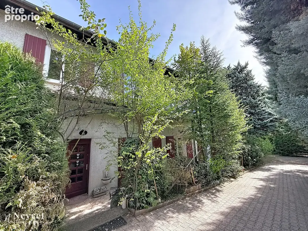 Oullins centre, belle propriété de charme avec annexe de 100m2 - photo 2