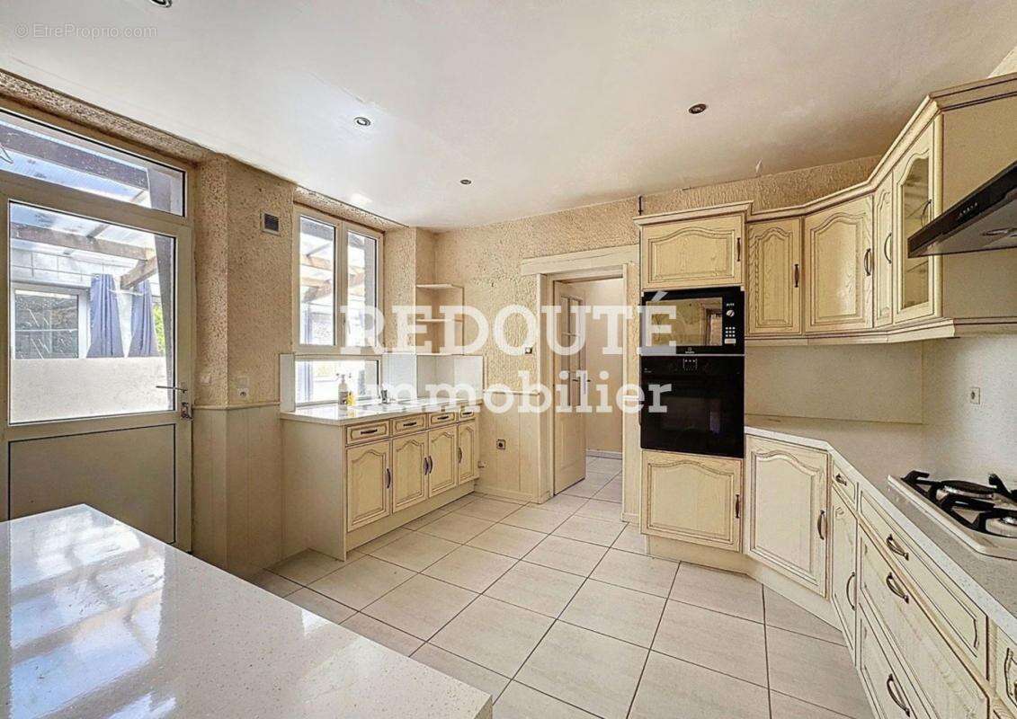 Maison à LA NEUVILLE-AUX-LARRIS