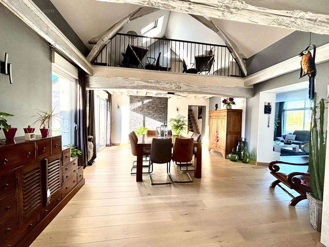 Maison 7 pièce(s) 175 m2 avec piscine - photo 5