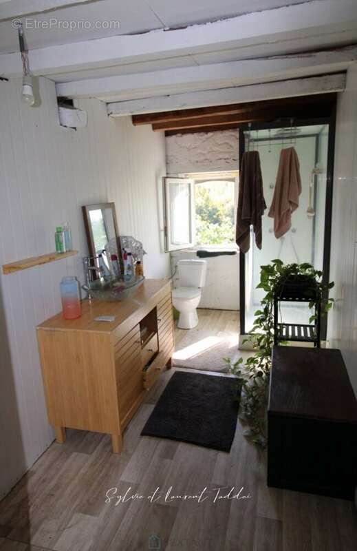 Propriété de 30 hectares  maison en pierre à rénover  dépendances  étangs - photo 13