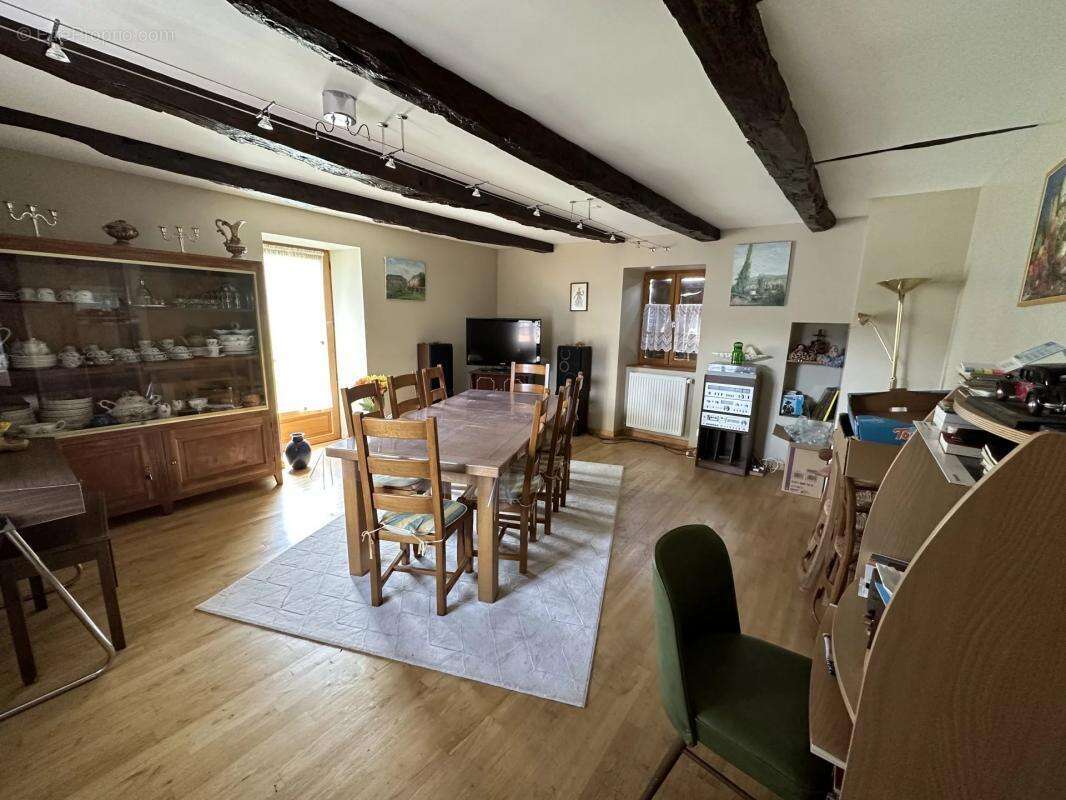 Maison à SAINT-CHRISTOPHE-VALLON