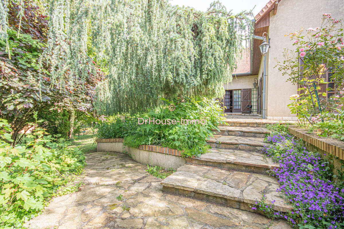 Maison 217 m² à Auffreville-Brasseuil  - photo 3
