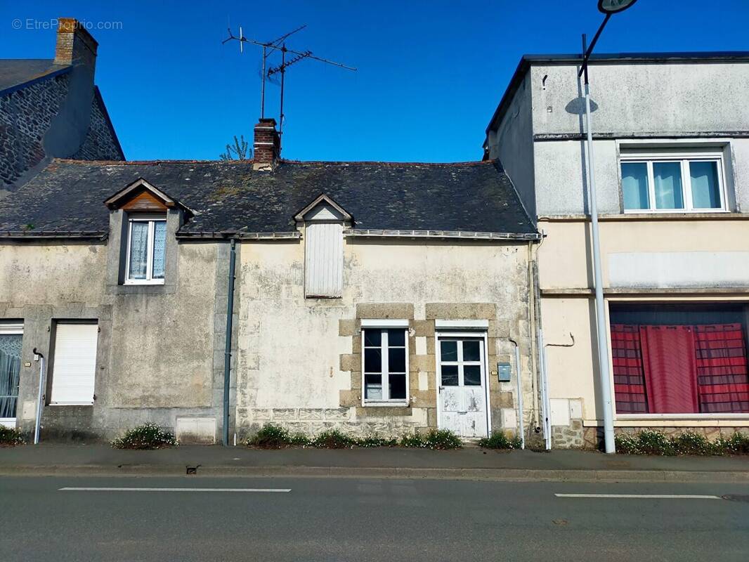 Maison à VILLAINES-LA-JUHEL