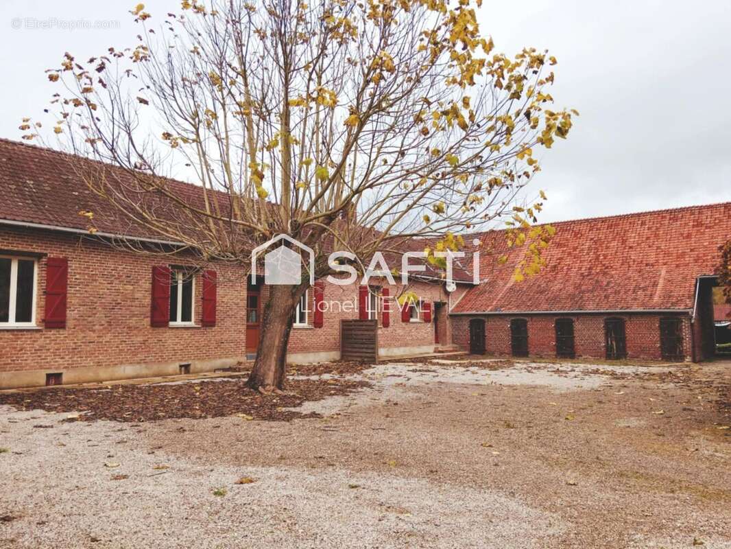 Maison 244 m² à Aubin-Saint-Vaast  - photo 2