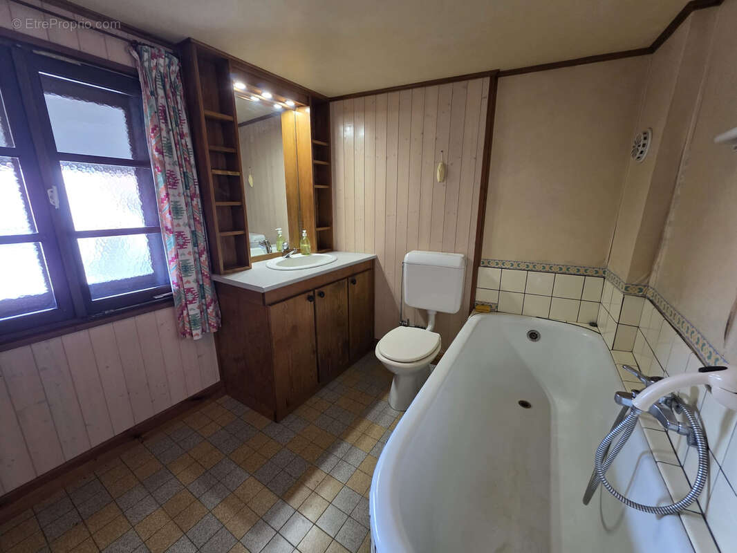 Maison à WOLFERSDORF