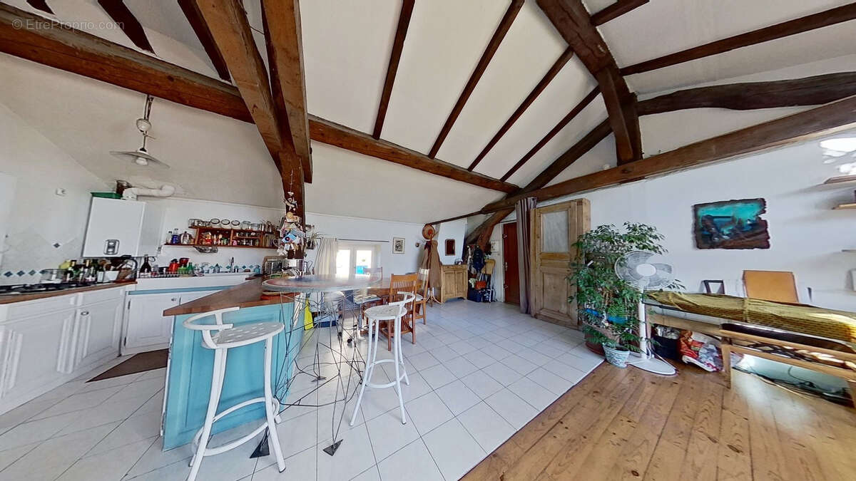 À vendre dernier étage d'un petit immeuble - 69001 lyon -  plateau de la croix-rousse - vue fourvière - appart - photo 6