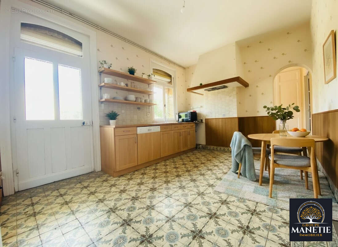Maison 136 m² à Courcelles-Le-Comte  - photo 3