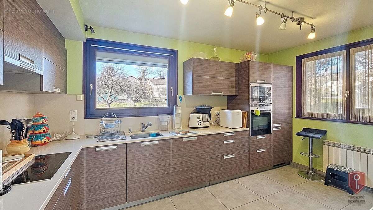 Maison à CRANVES-SALES