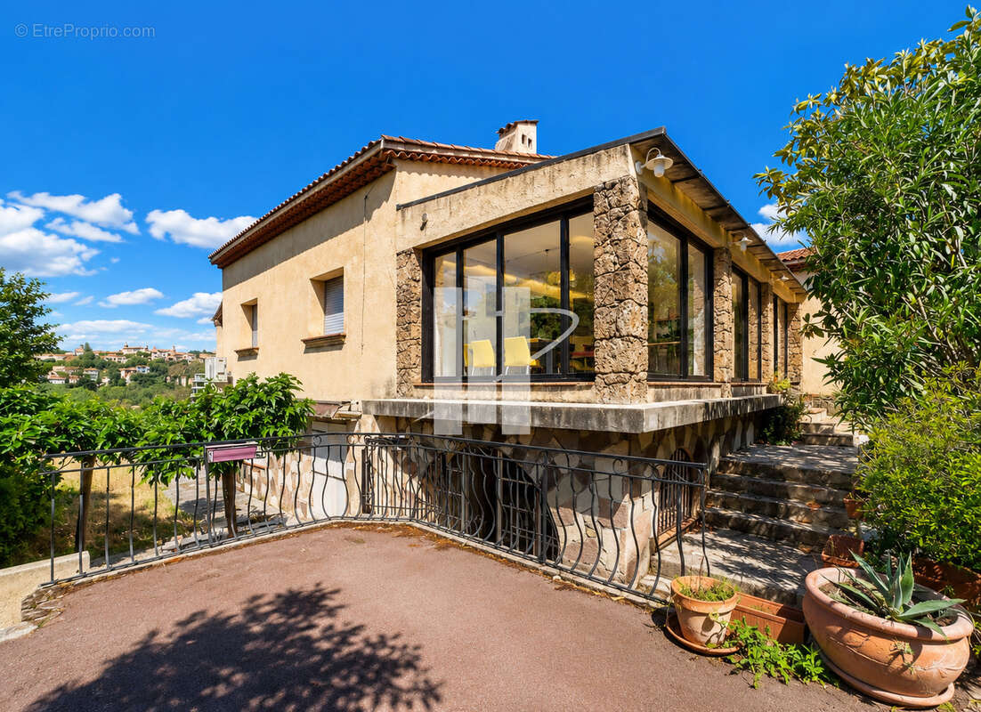 Maison à SAINT-RAPHAEL