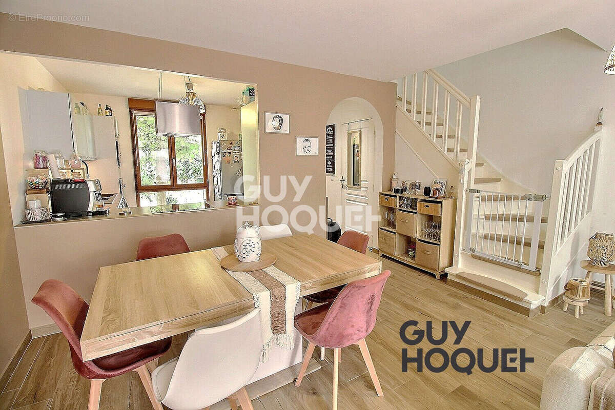 Maison à LIMEIL-BREVANNES