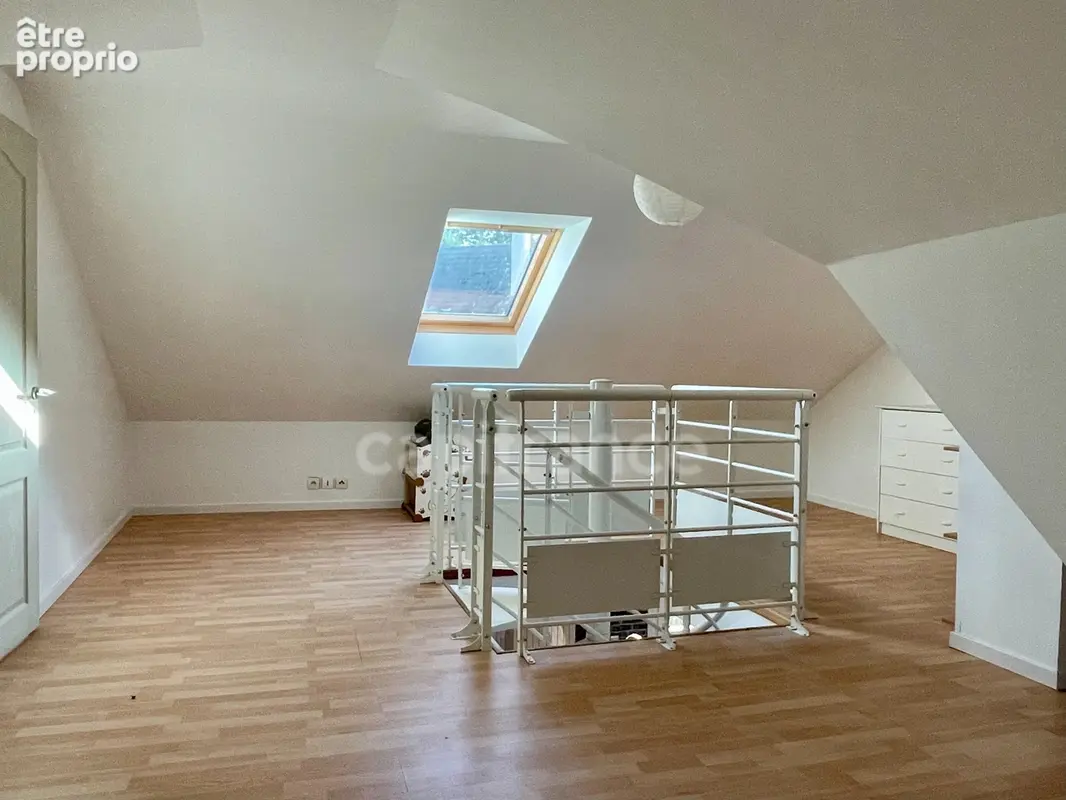 Maison de plain-pied spacieuse et lumineuse 7 pièces 5 chambres! - photo 5