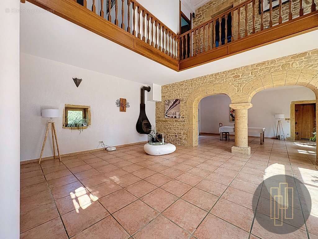 Maison à SAINT-GERMAIN-SUR-L&#039;ARBRESLE