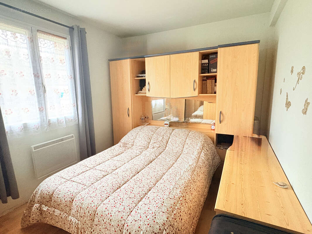 Maison à SAINT-ARNOULT-DES-BOIS