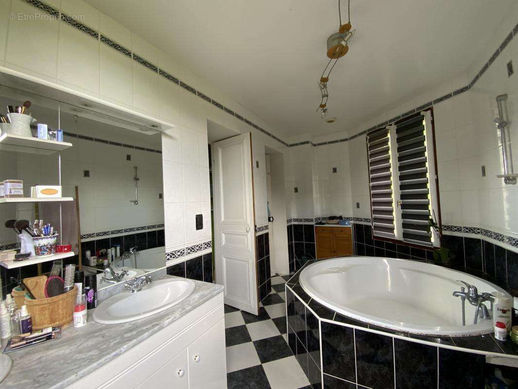 Maison 9 pièces 235 m² à vendre à Bersac-Sur-Rivalier (87370) - photo 8