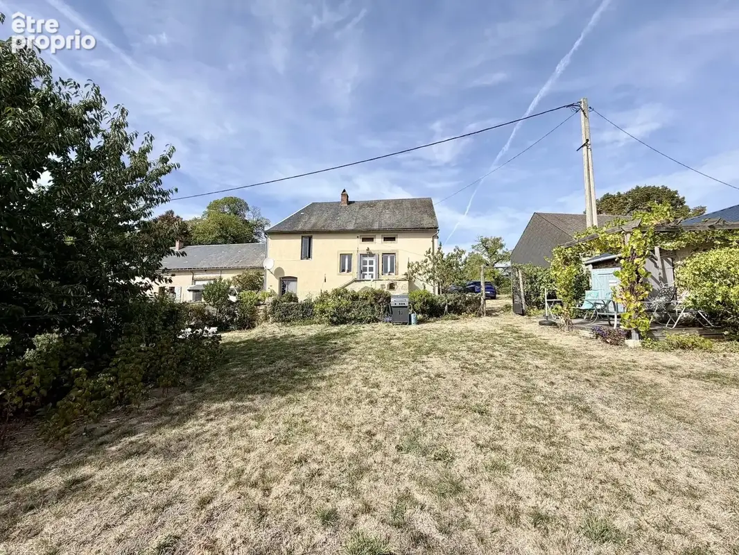 Maison indépendante avec grand terrain à vendre à Roussillon-en-Morvan - photo 1