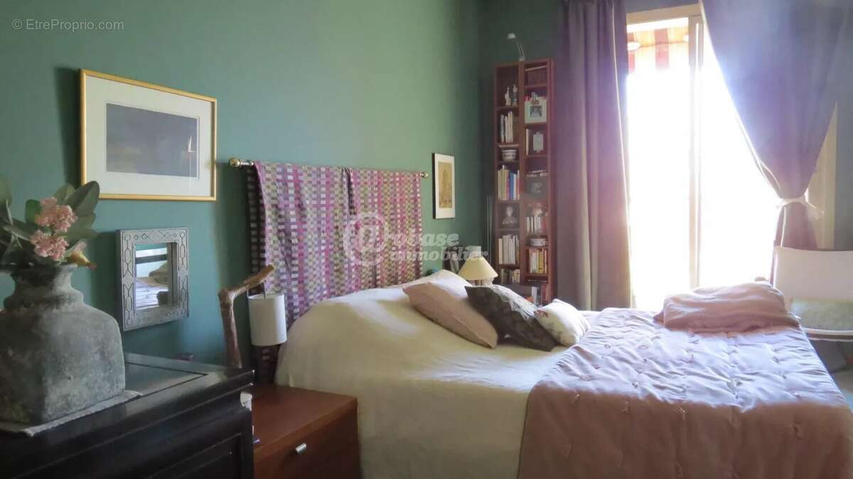 Appartement à MARSEILLE-5E