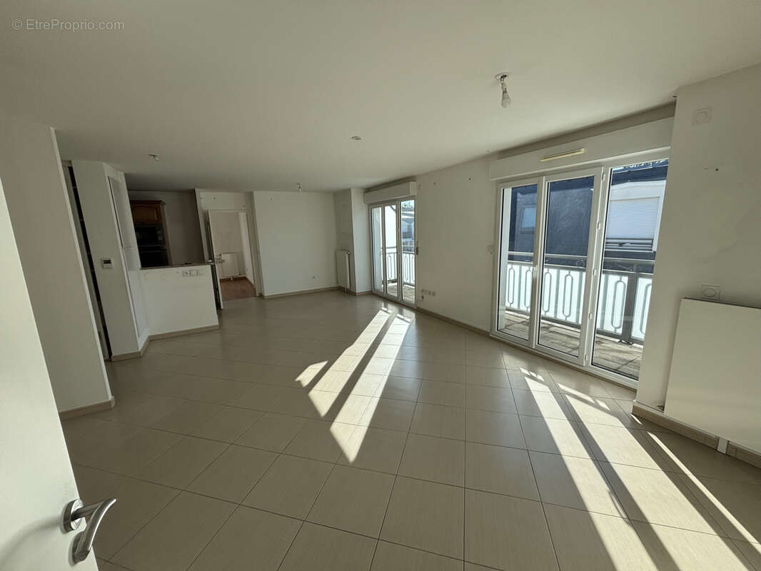 Appartement à SAINTE-GENEVIEVE-DES-BOIS