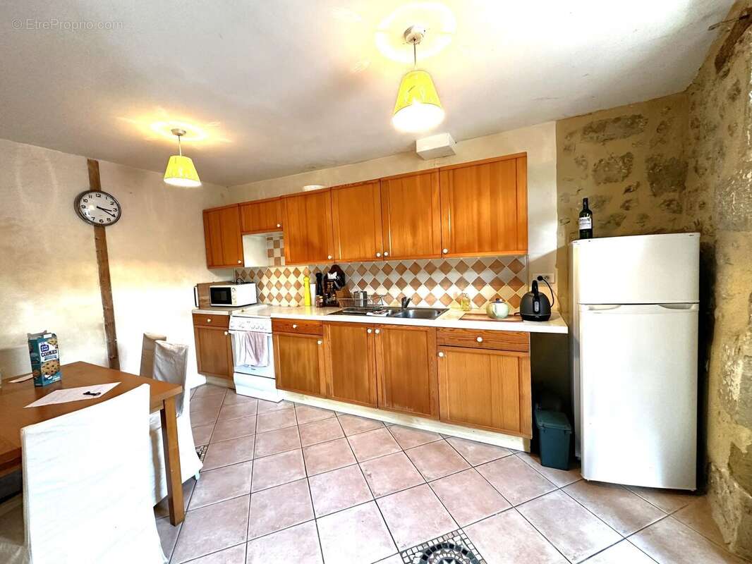 Maison à SAINT-COLOMB-DE-LAUZUN