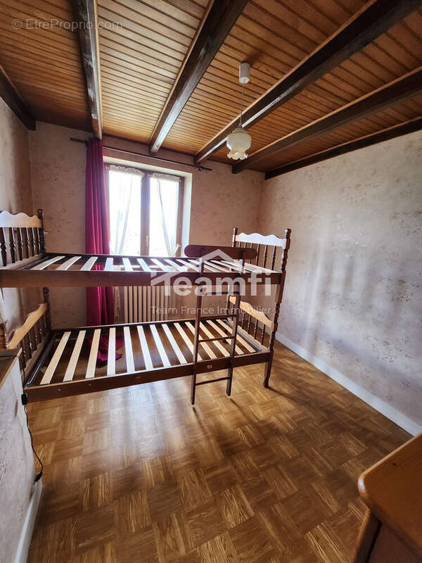 Chambre du premier appartement - Maison à GELLES