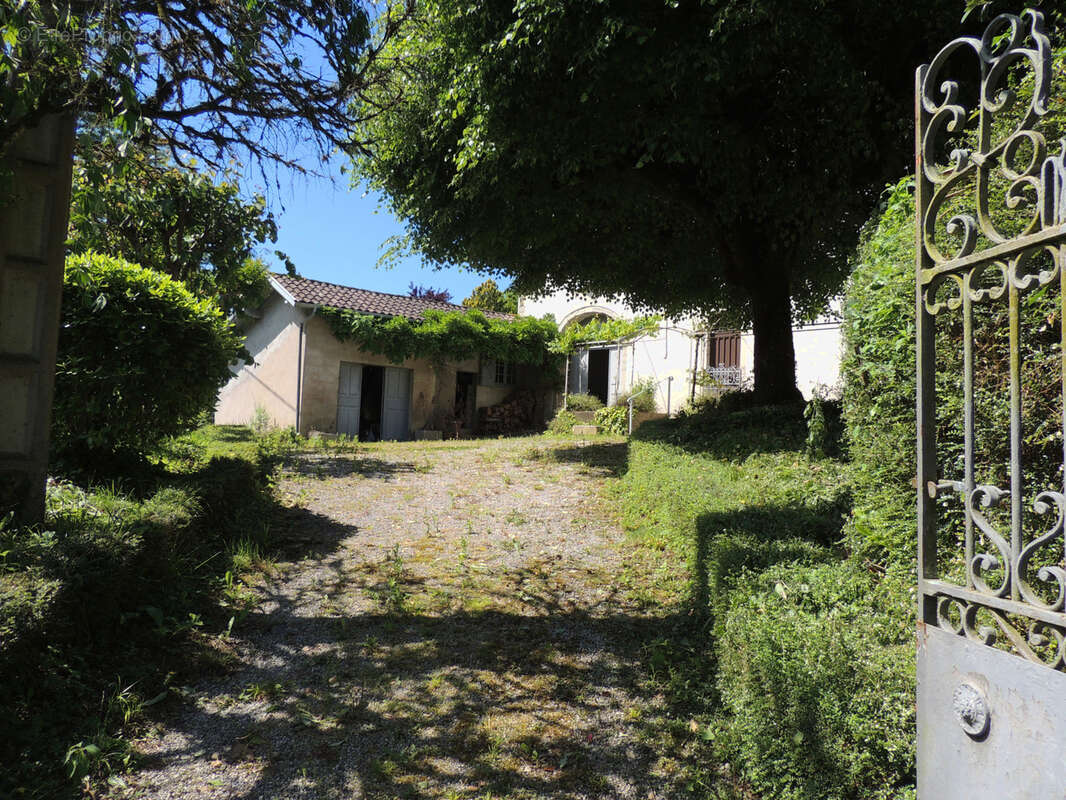 Maison à CASTAGNEDE