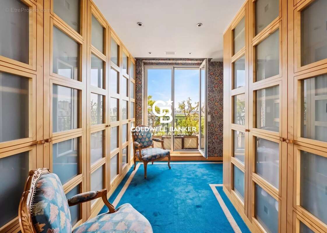 Appartement à PARIS-16E