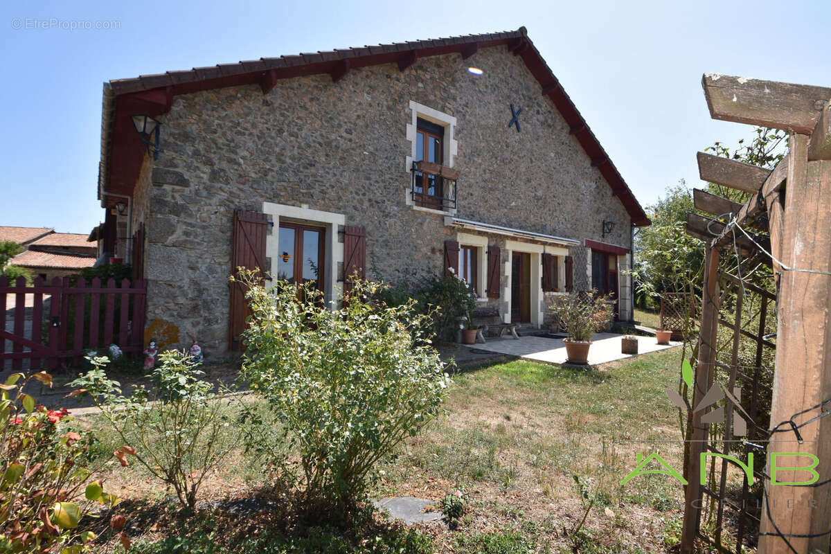 Maison 4 pièces 115 m² à vendre à Busserolles (24360) - photo 3